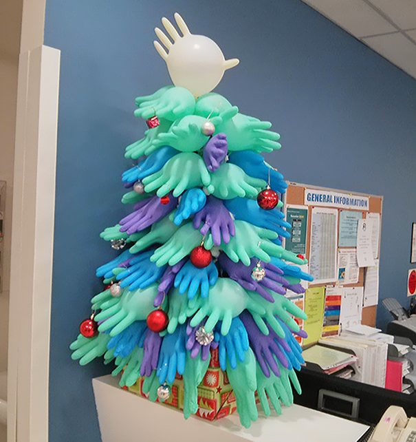 Pohon Natal Sederhana di Rumah Sakit